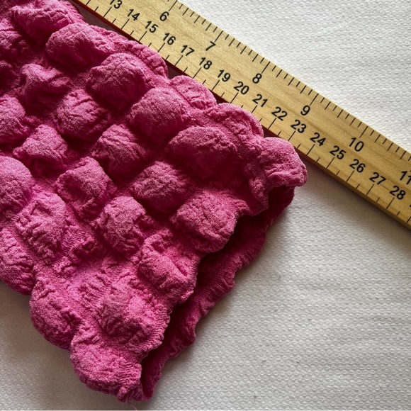 Oddy Women's Pink Bubble Top Short Sleeves Mock Turtle Neck Size Small NWT - Picture 7 of 8